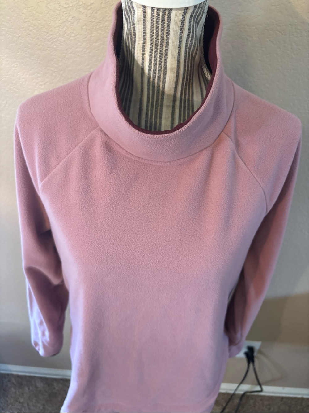 L.L. Bean Fleece Pullover Large 2-Tone Burgundy Trim Cozy Repreve Polyester Soft - Picture 3 of 16